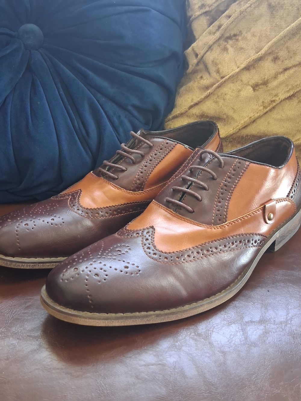 Steve Madden Two-Tone Brown and Tan Wingtip Oxfords